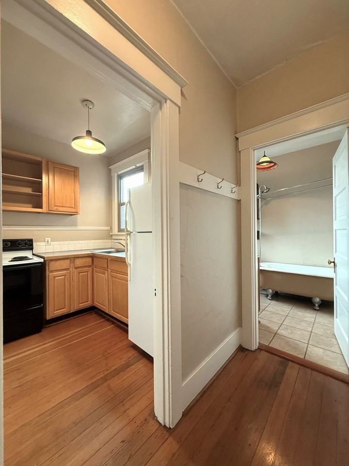 Taft Apartments - Photo 7 of 25