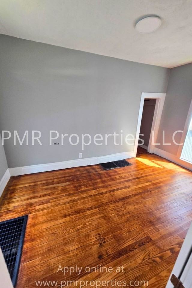 806 S 7th St - Photo 5 of 7