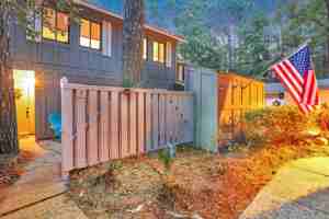 featured image of 7 Windflower Ct