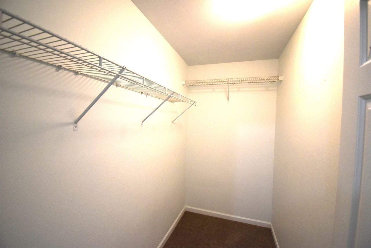 1043 Fuji Ln - Photo 7 of 18