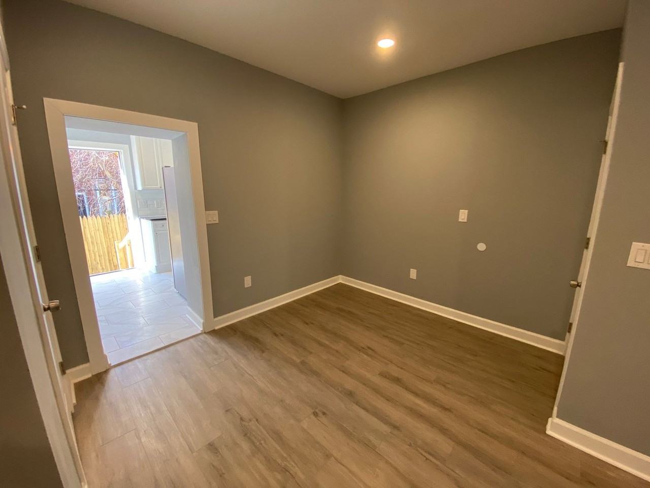 5404 Delancey St - Photo 7 of 28