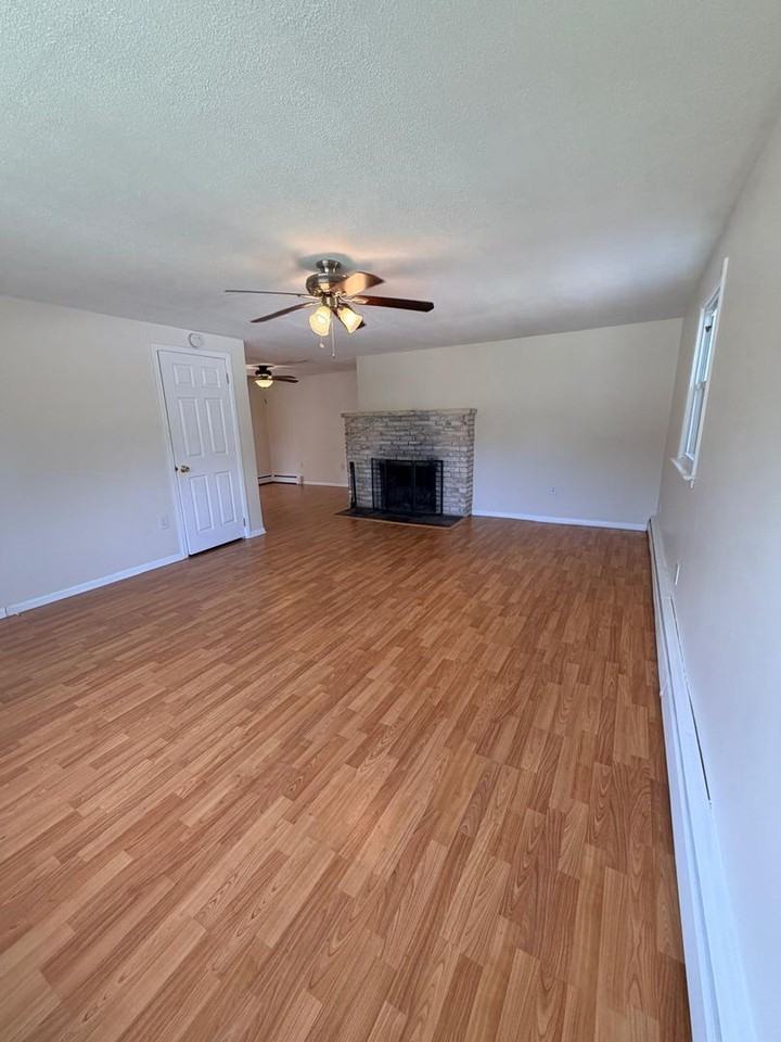254 Admiral Ave - Photo 2 of 12