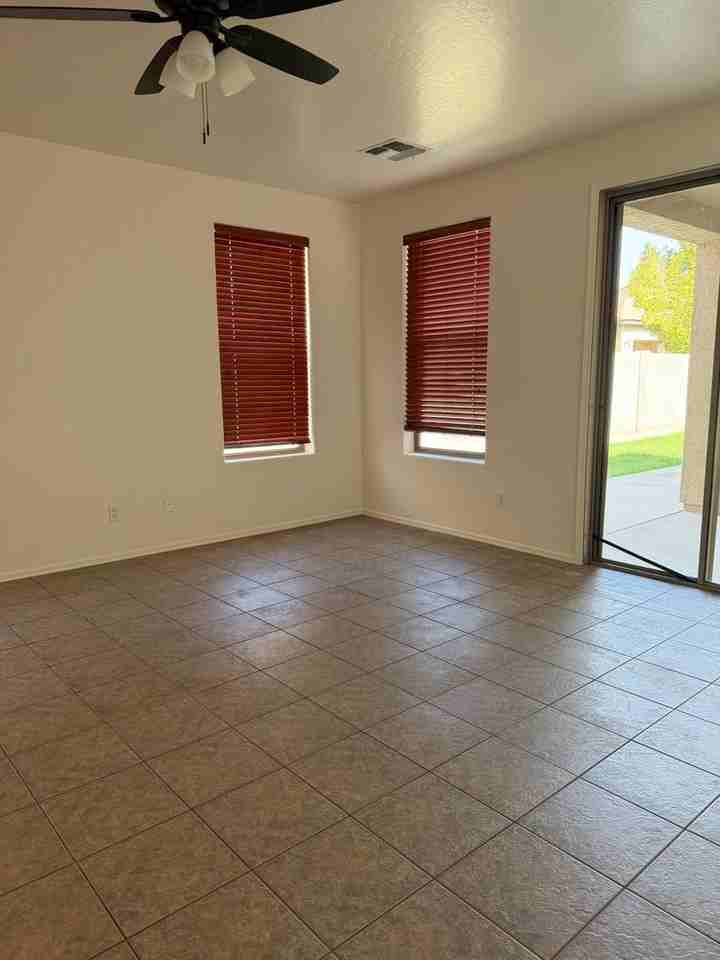 15398 W Mackenzie Dr - Photo 3 of 6
