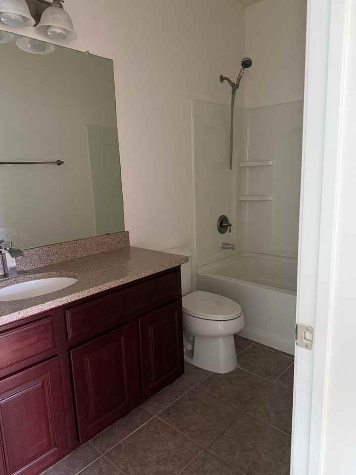 15398 W Mackenzie Dr - Photo 4 of 6