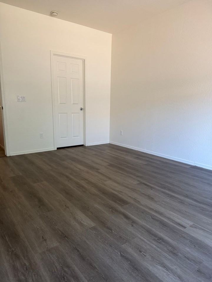 15398 W Mackenzie Dr - Photo 5 of 6