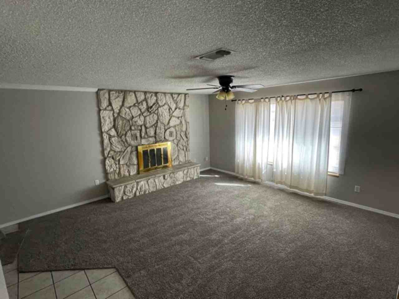 2304 W Bullock Ave - Photo 3 of 15