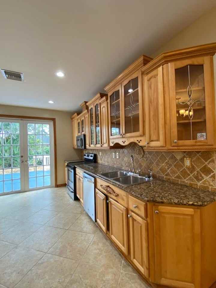 720 Nathan Hale Rd - Photo 3 of 22