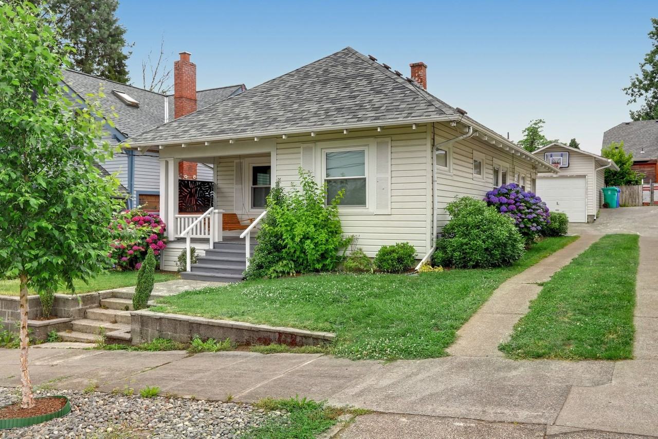303 Ne 45th Ave - Photo 2 of 17