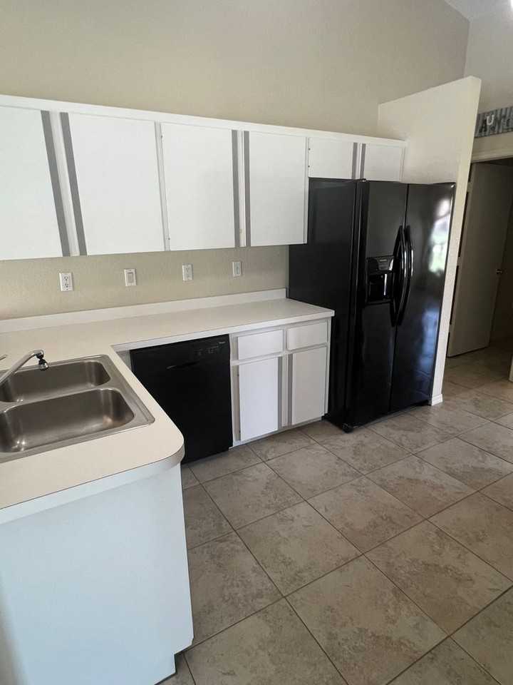 33 Orlando Blvd - Photo 6 of 21
