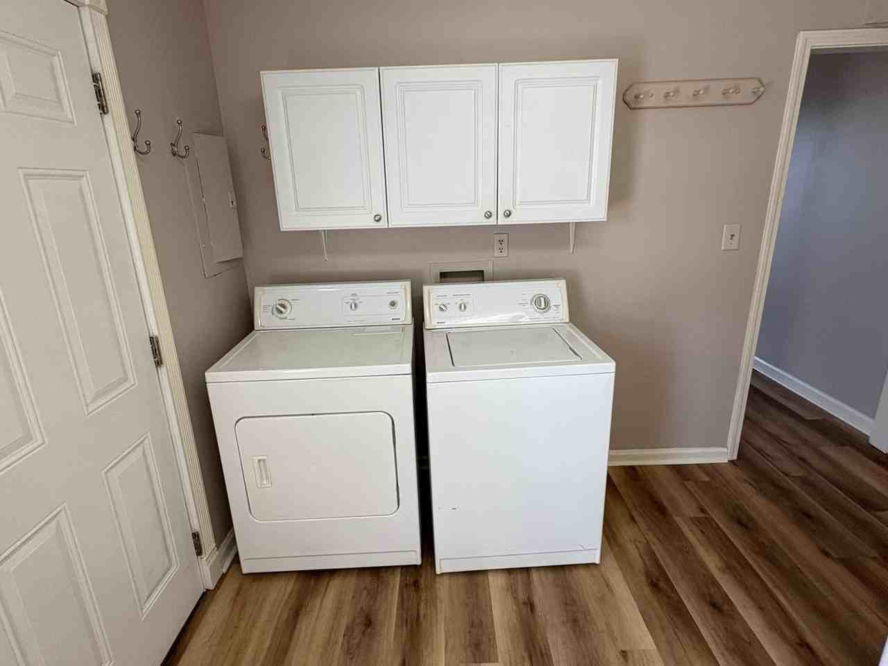 250 35th Ave N - Photo 3 of 10