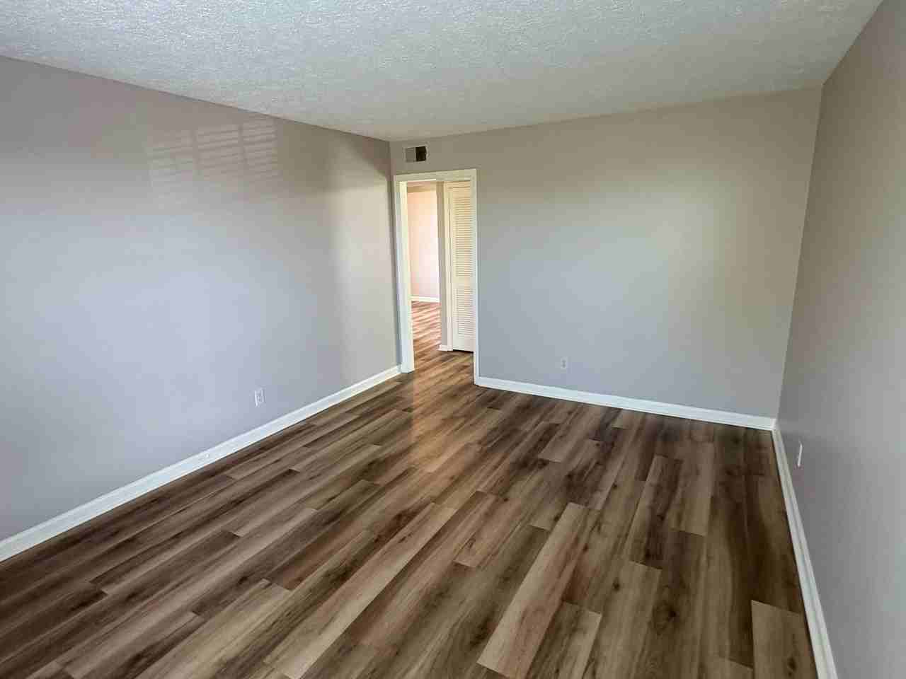 250 35th Ave N - Photo 5 of 10