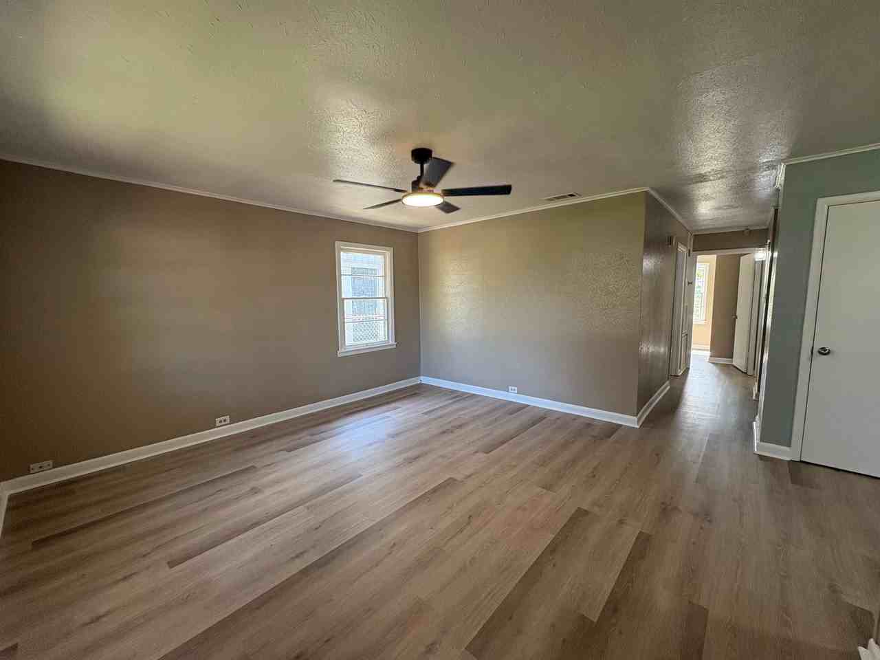 918 Huntington Ln - Photo 6 of 15