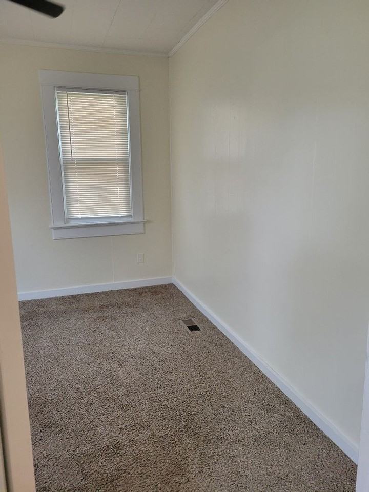 5204 Scarritt Ave - Photo 3 of 14