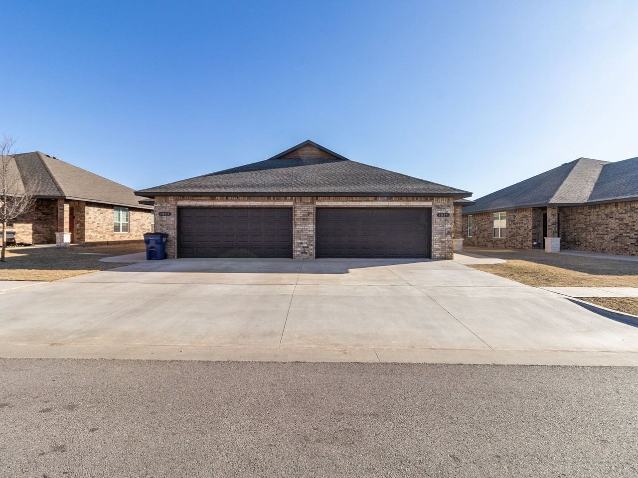 1835 Cypress Ln - Photo 2 of 16