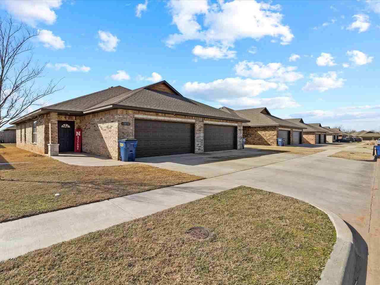 1835 Cypress Ln - Photo 3 of 16