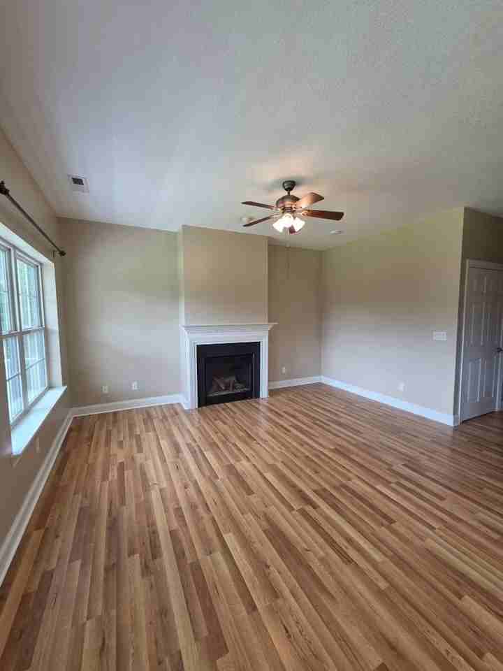 1174 Buchanan Loop Rd - Photo 5 of 23