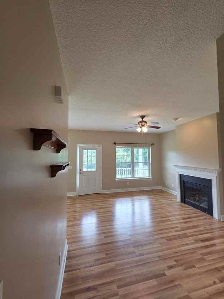 1174 Buchanan Loop Rd - Photo 6 of 23