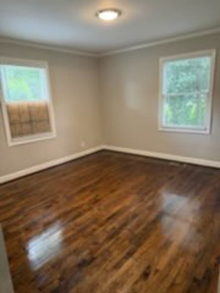 148 S Smallwood Pl - Photo 5 of 11