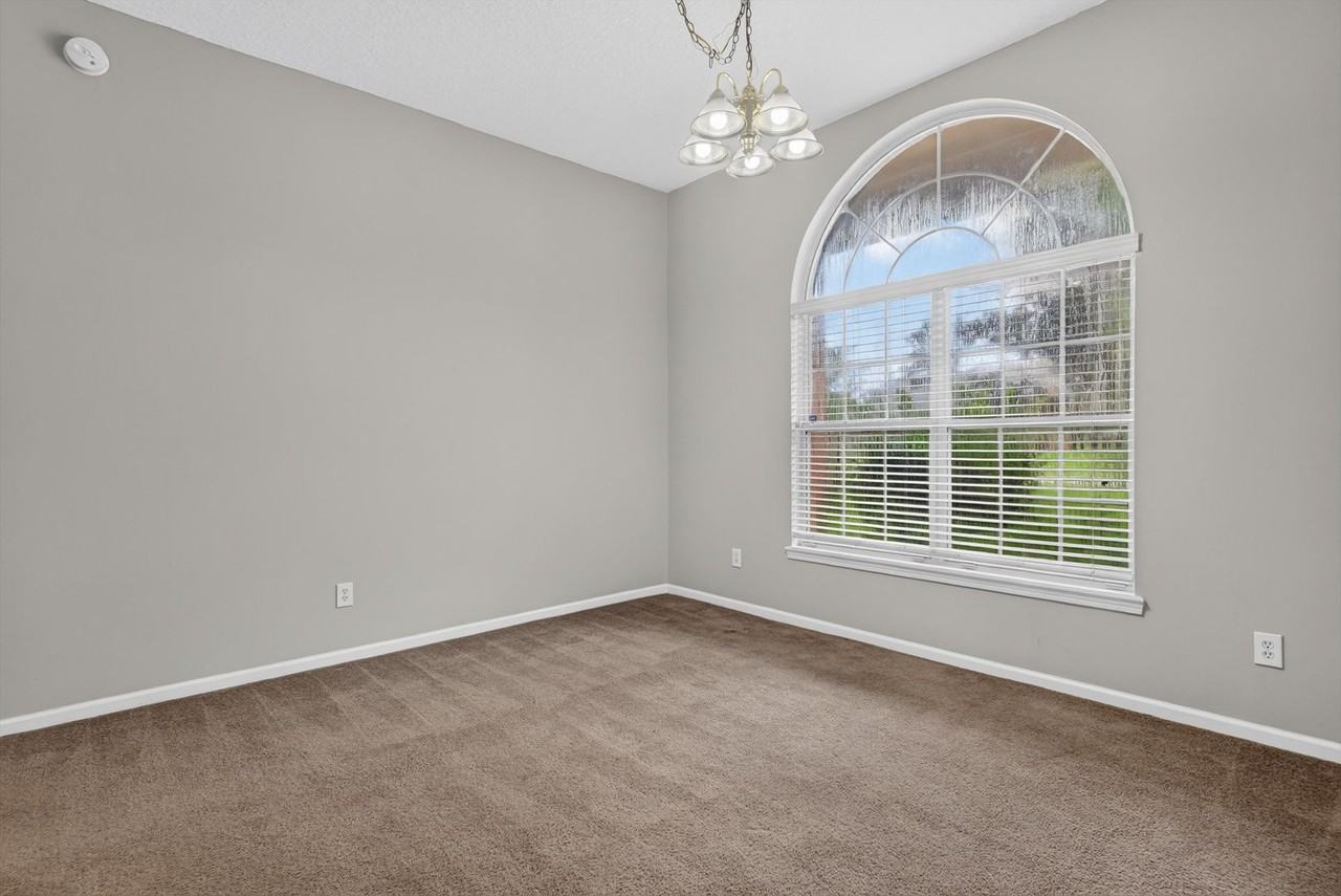 11669 Collins Creek Dr - Photo 7 of 39