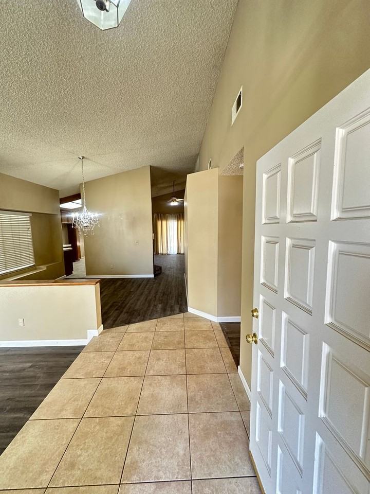 6308 Quaking Aspen St - Photo 2 of 18