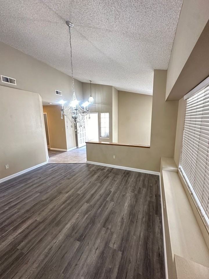 6308 Quaking Aspen St - Photo 4 of 18