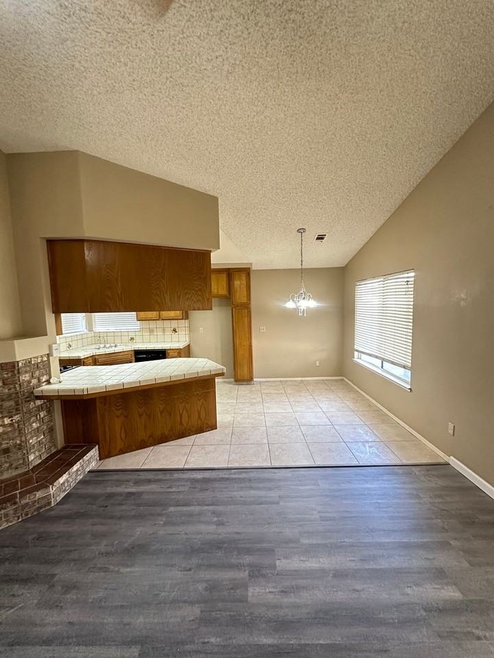 6308 Quaking Aspen St - Photo 6 of 18