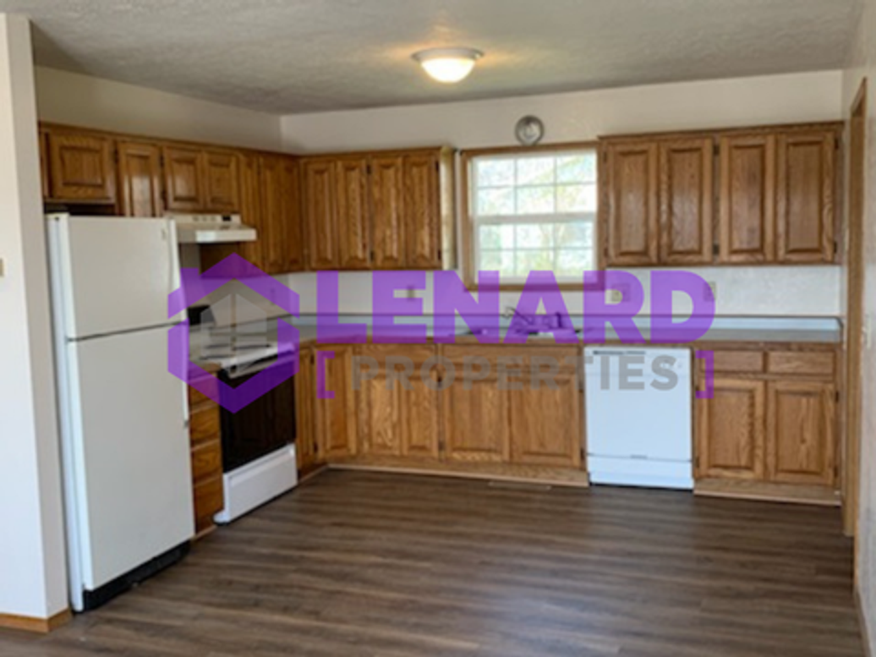 1841 E Laverne St - Photo 4 of 10