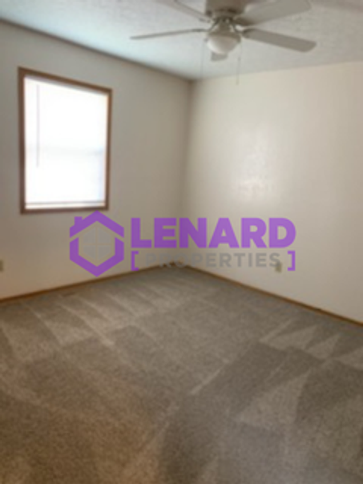 1841 E Laverne St - Photo 7 of 10