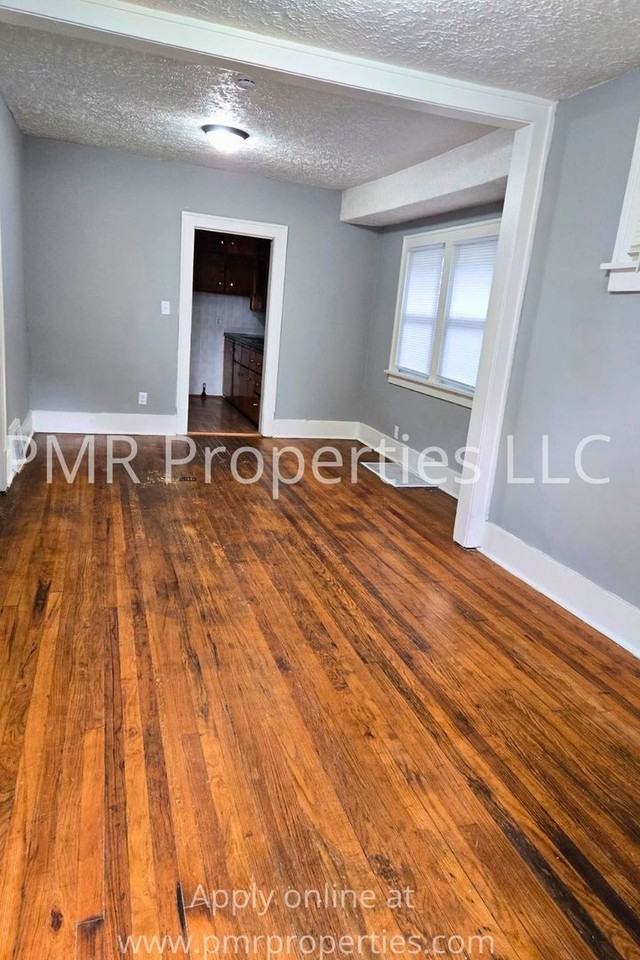2723 S 7th St - Photo 3 of 9