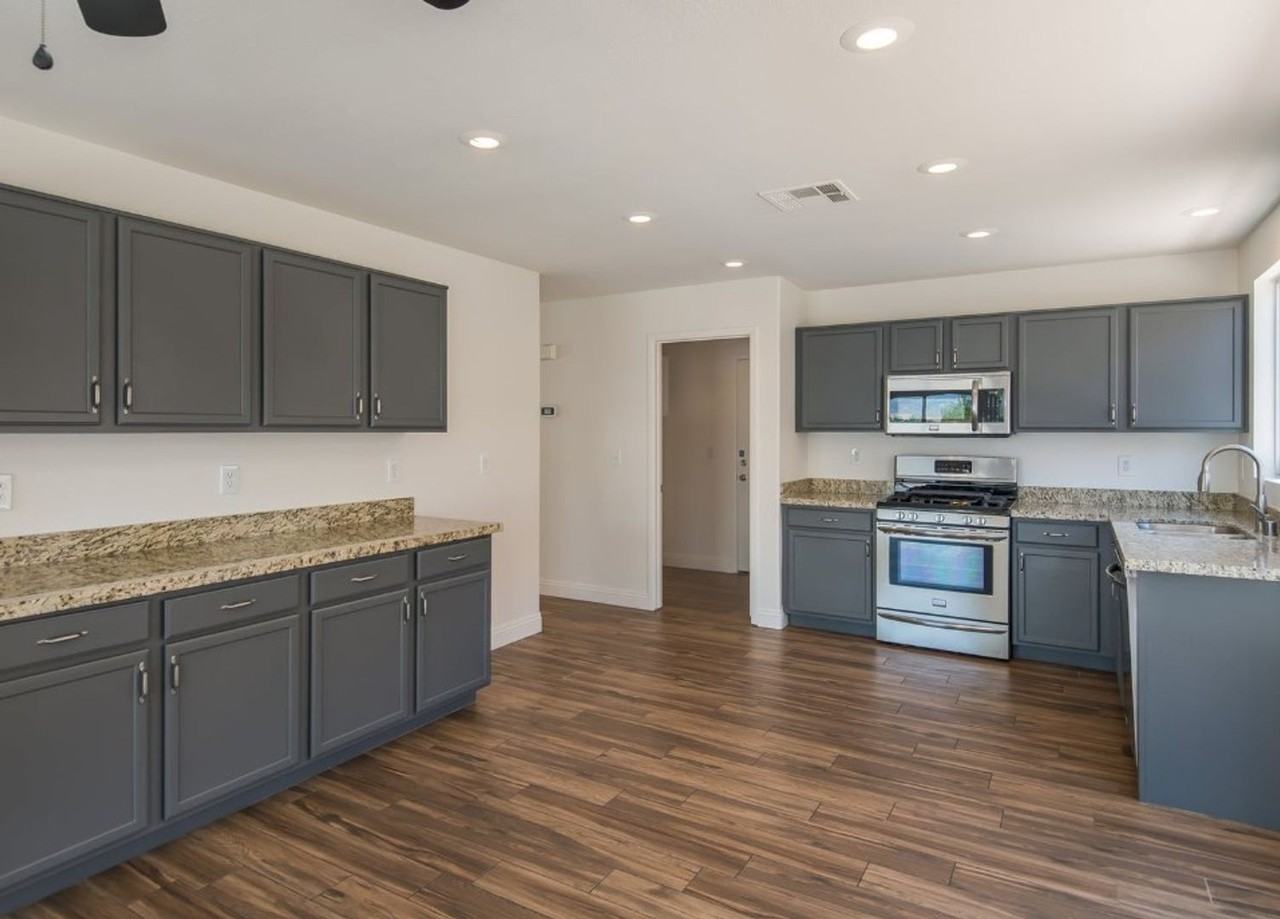 8708 Majestic Pine Ave - Photo 4 of 21