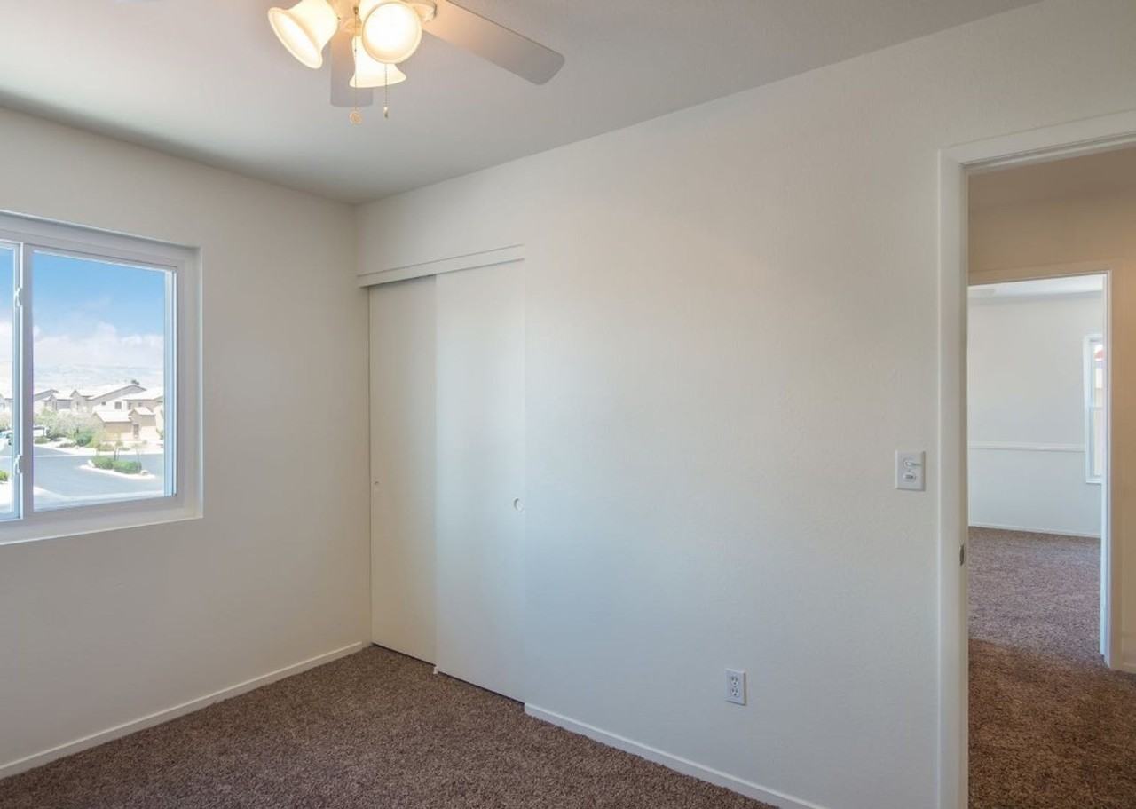 8708 Majestic Pine Ave - Photo 5 of 21