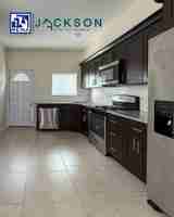 featured image of 1605 S 27th St