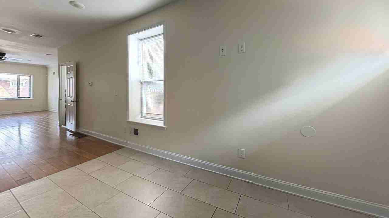 1605 S 27th St - Photo 5 of 16