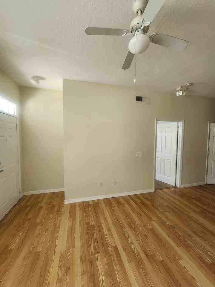 4002 Venetian Bay Dr #1 - Photo 5 of 29