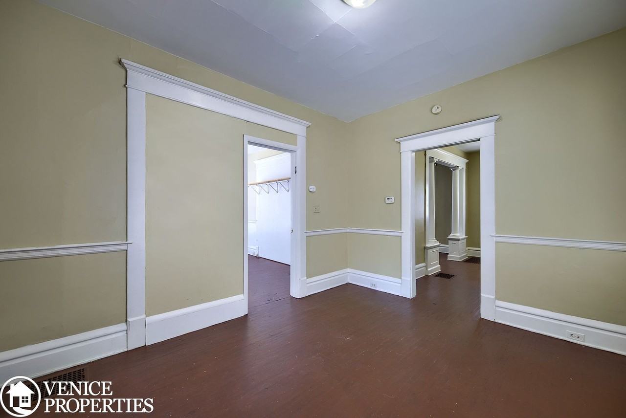 34 W Oakland Ave - Photo 4 of 35