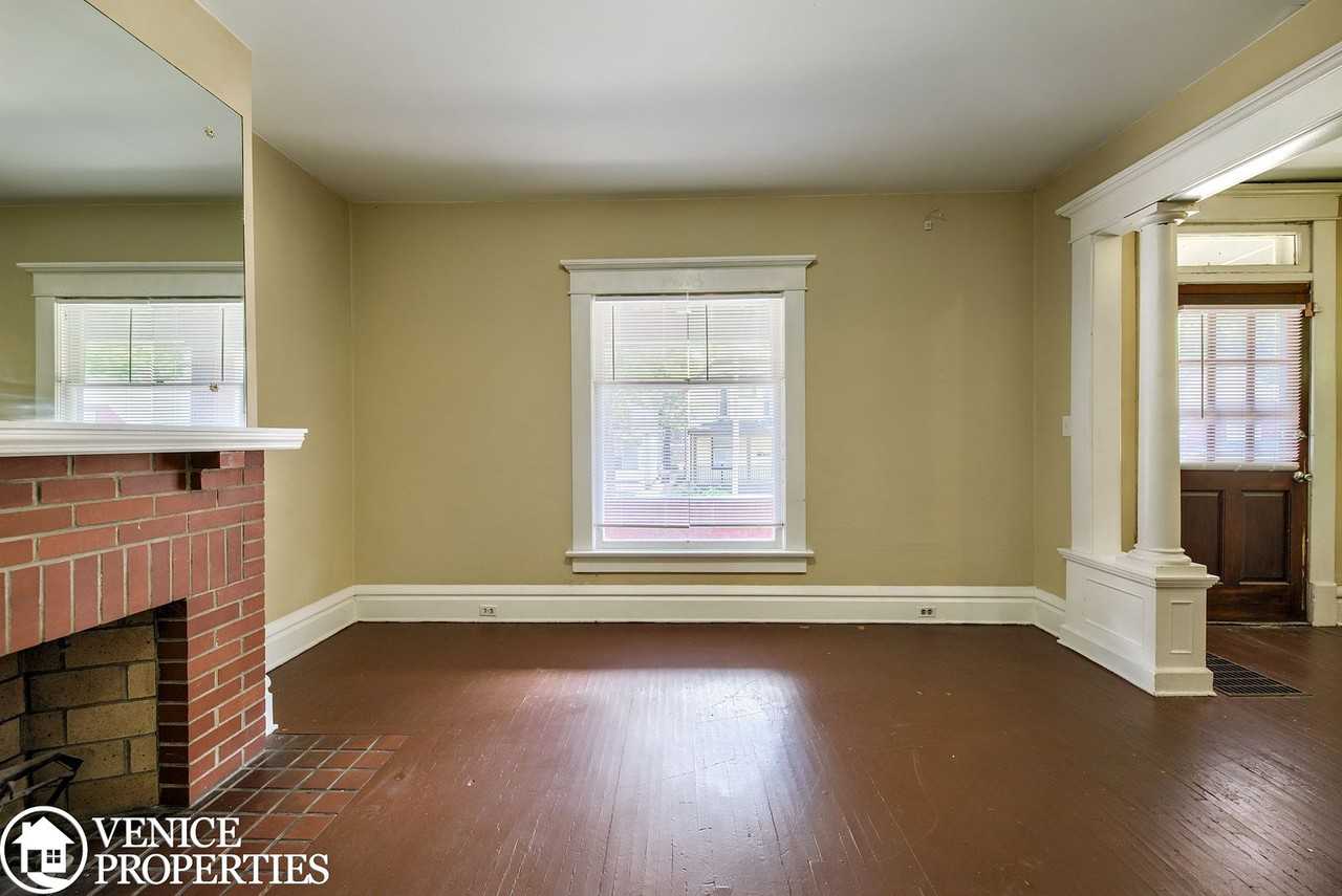 34 W Oakland Ave - Photo 7 of 35