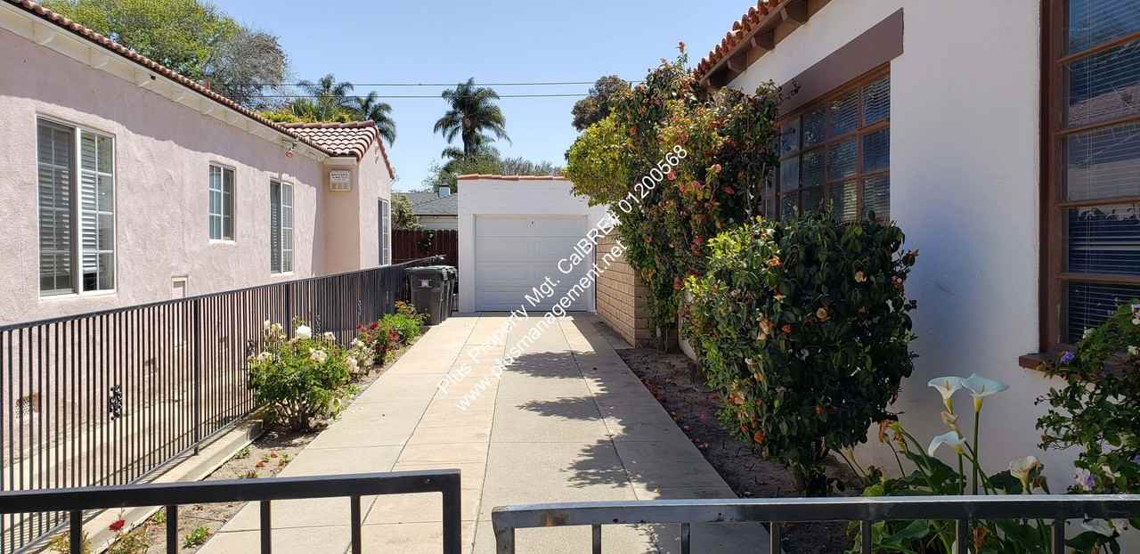161 Palm Court Dr - Photo 2 of 24