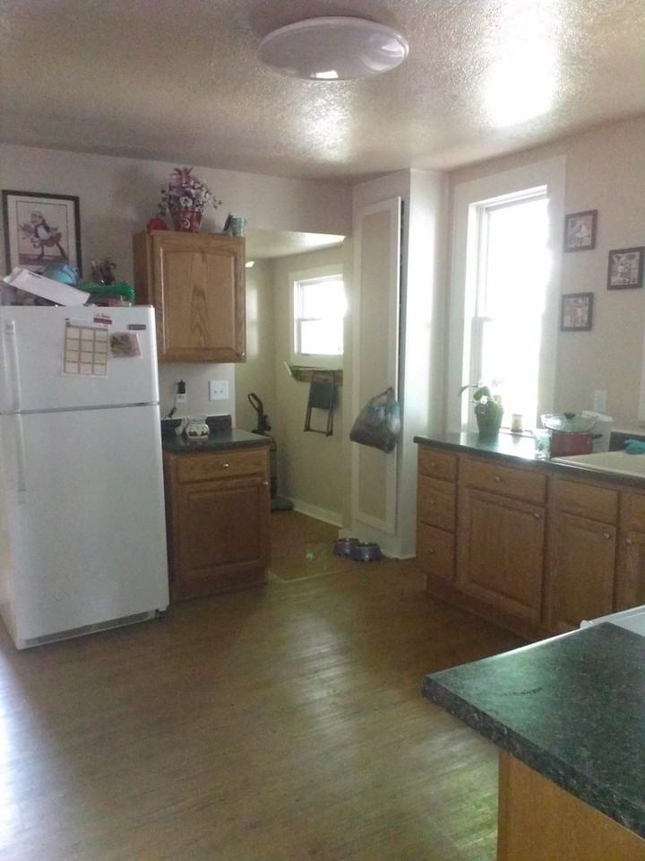 720 Davis St - Photo 4 of 8