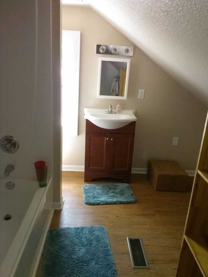 720 Davis St - Photo 6 of 8