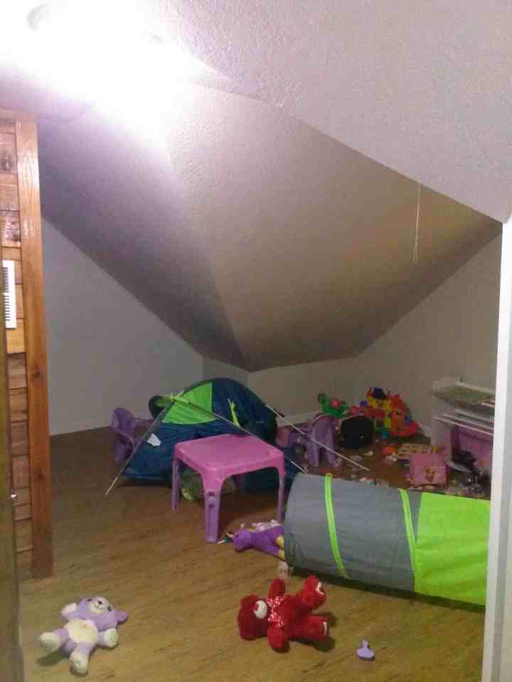 720 Davis St - Photo 7 of 8
