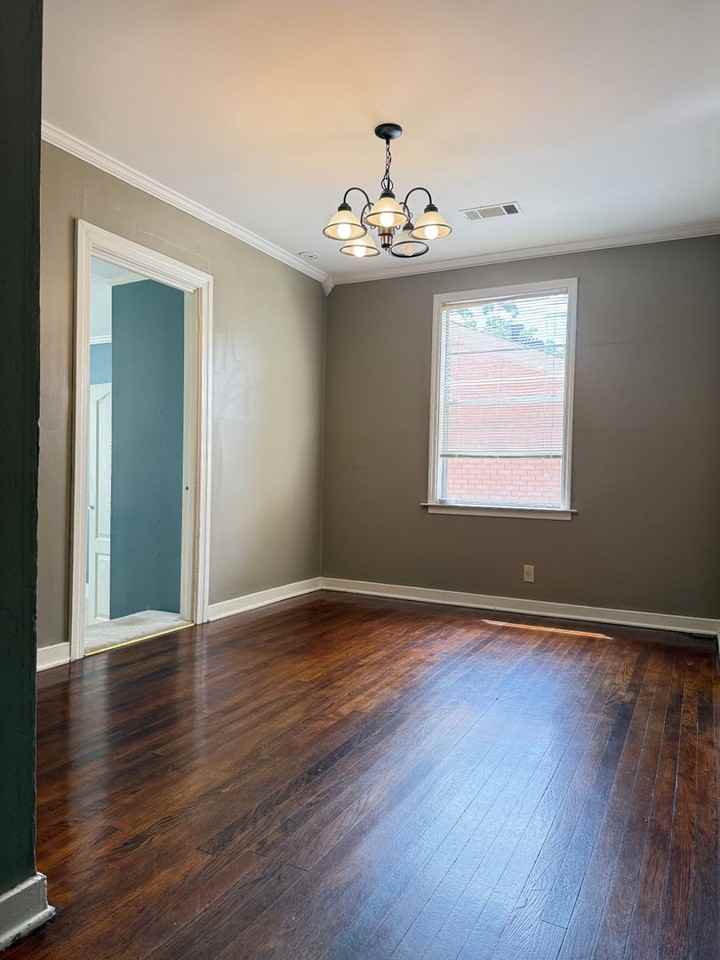 6404 Longwood Rd - Photo 5 of 20