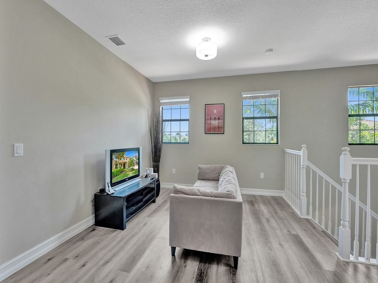 14103 Paverstone Ter - Photo 4 of 50