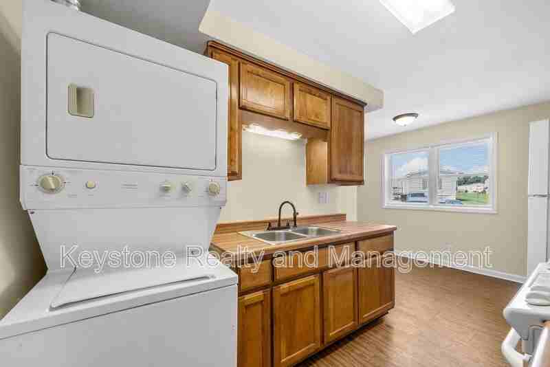 812 Pembroke Oak Grove Rd #12 - Photo 5 of 13