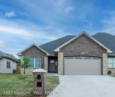 featured image of 1682 N Gregory Dr