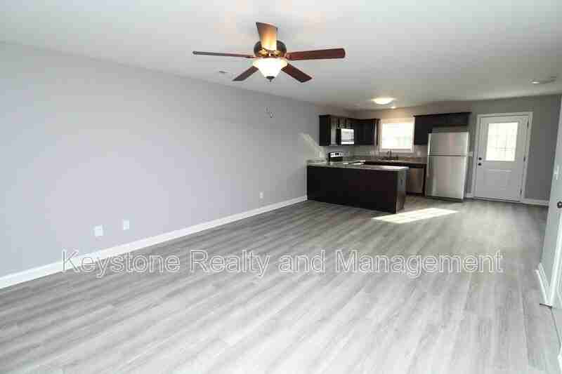 1725 Manning Dr #4 - Photo 3 of 10