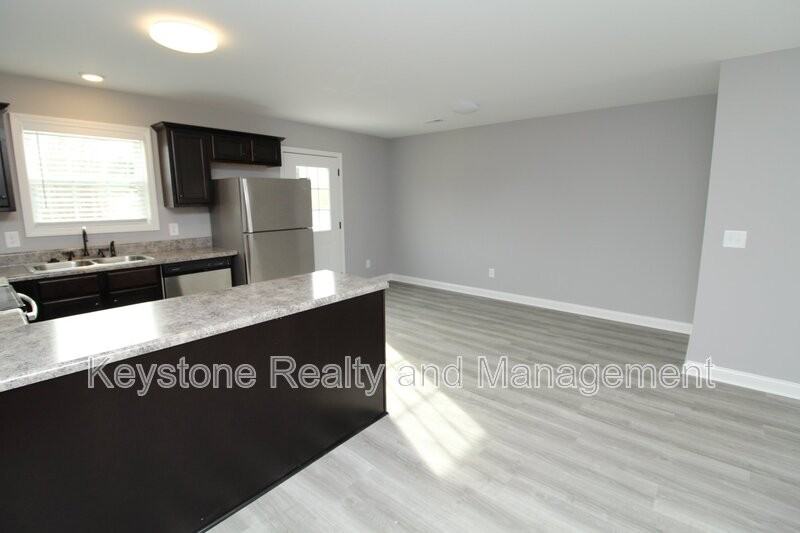 1725 Manning Dr #4 - Photo 4 of 10