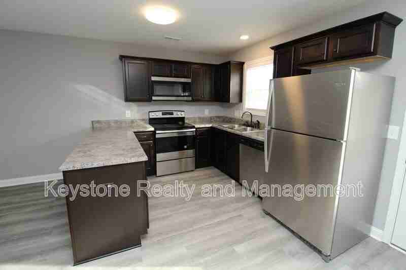 1725 Manning Dr #4 - Photo 5 of 10