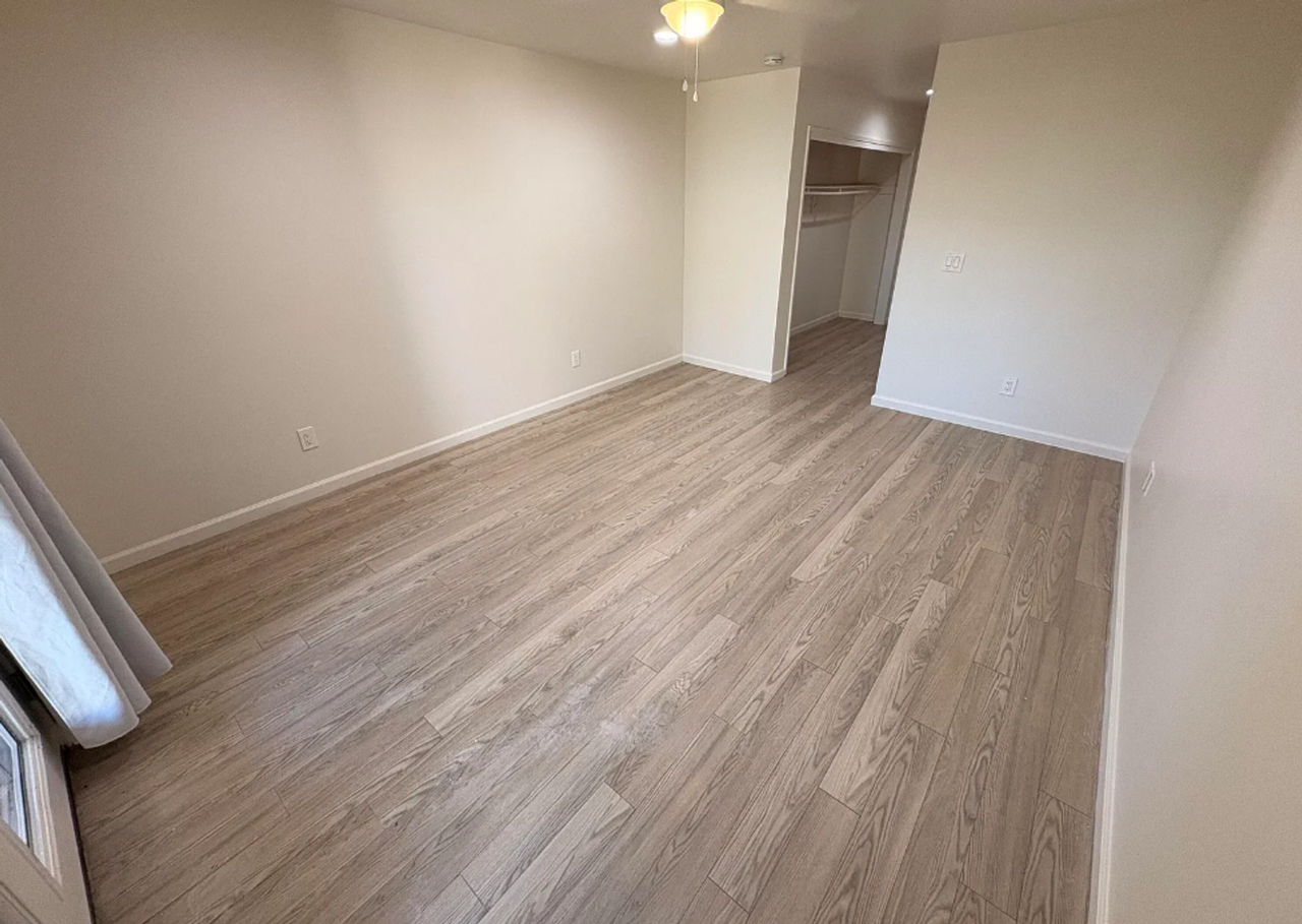 1600 N Goddard St - Photo 7 of 16