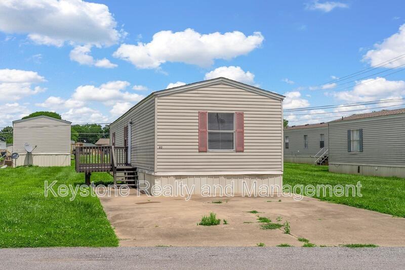 812 Monroe Ln - Photo 2 of 15