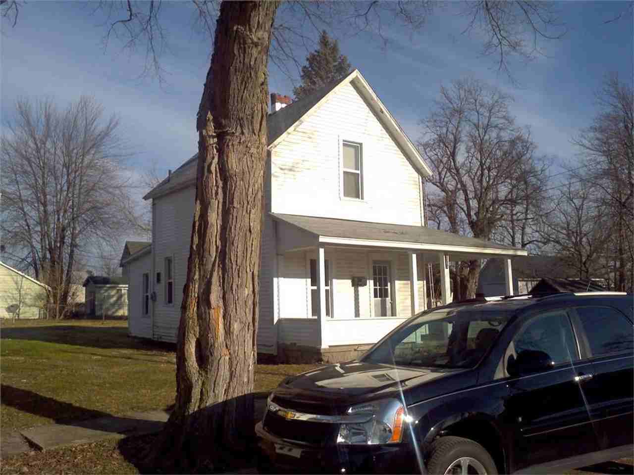 1364 Superior St - Photo 2 of 2